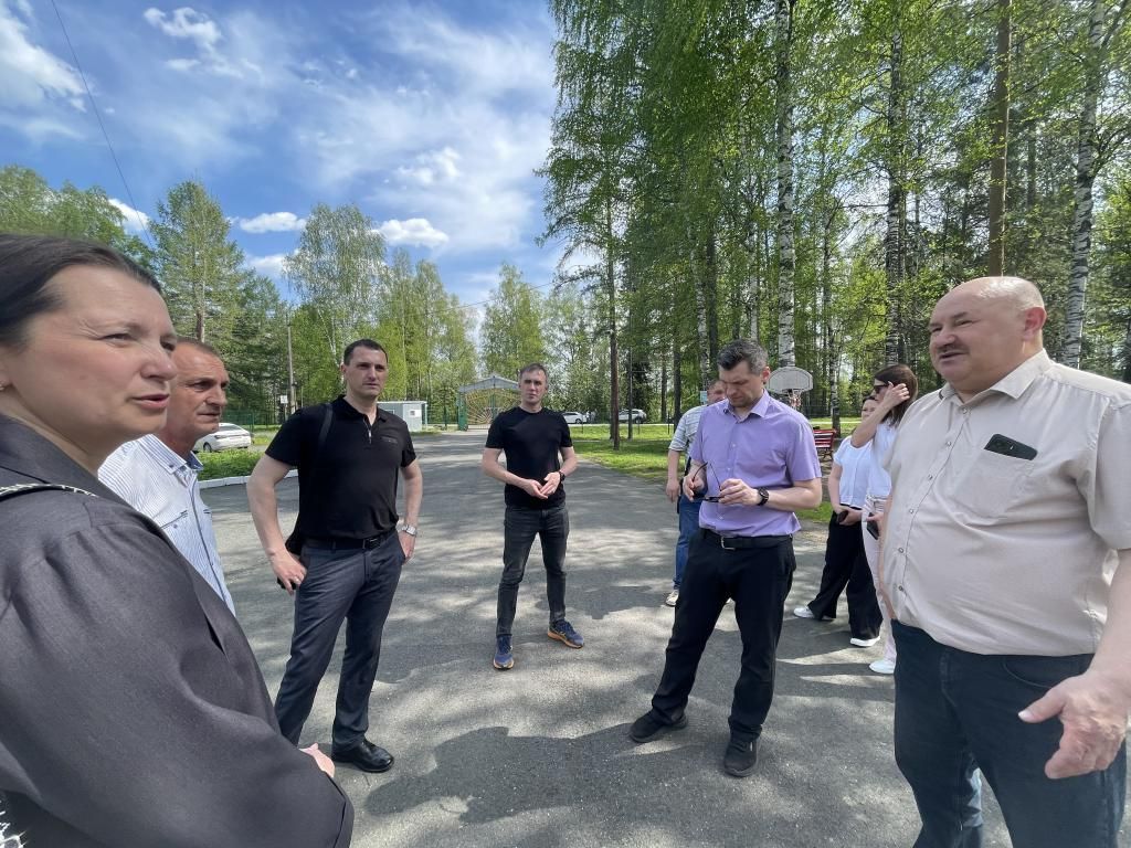 “Подготовка на должном уровне”. Депутаты проверили готовность "Веселого бора" к летней кампании