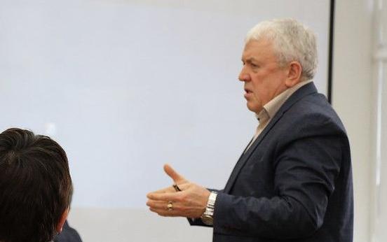 "Откроешь соцсети - один негатив". Депутат Думы Серова пожаловался на реакцию на покупку автоклуба