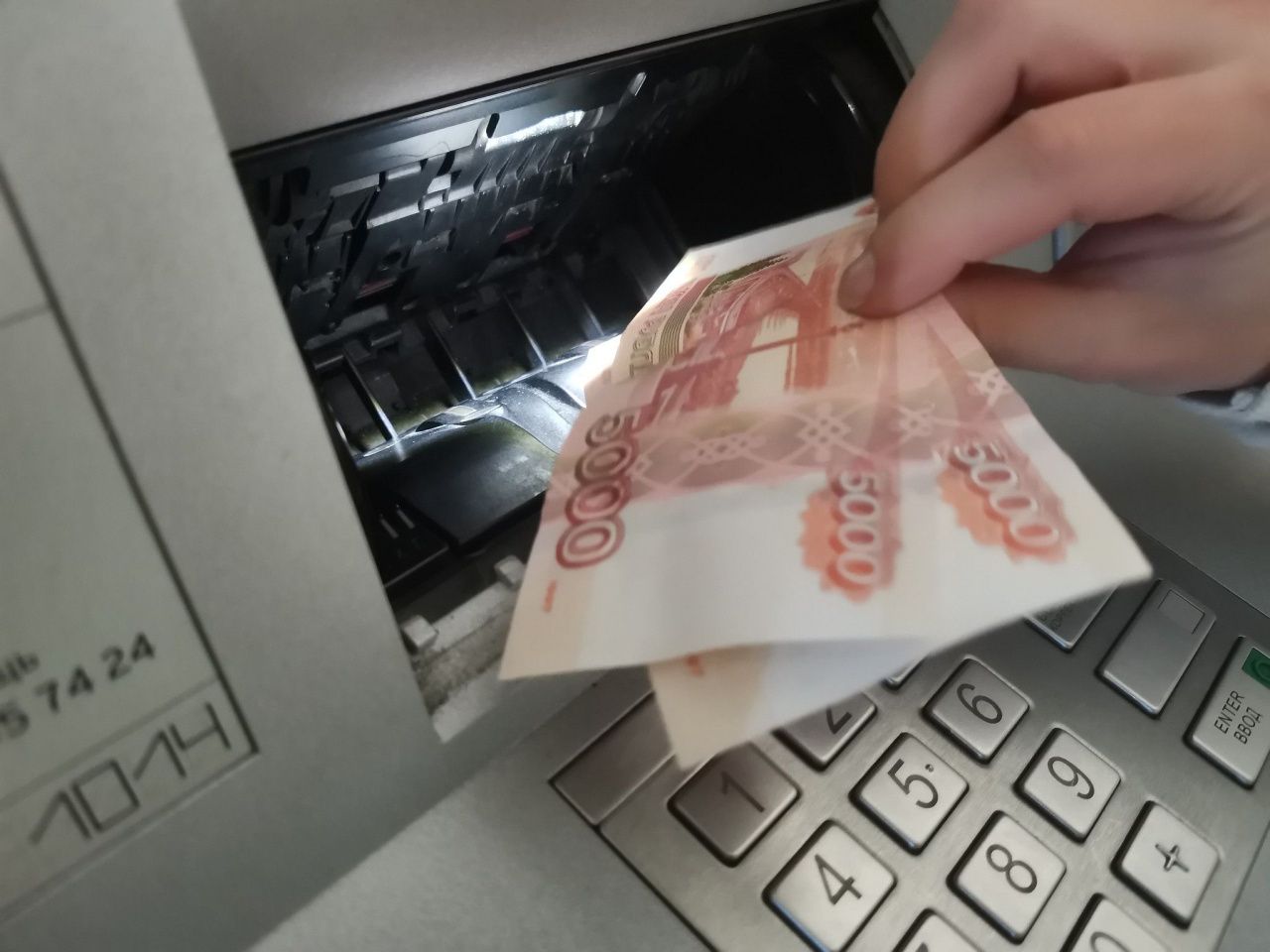 Серовская железнодорожница отдала мошенникам 190 тысяч рублей