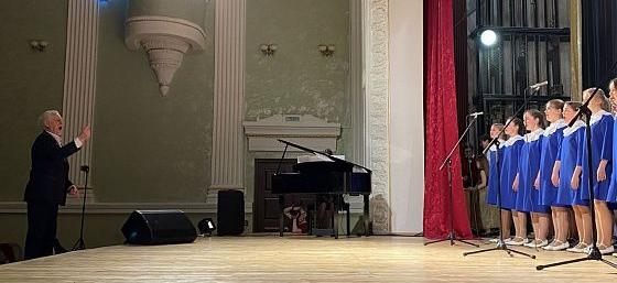 Серовский хор "Фантазия" выступит в Москве со спектаклем "я Такое Дерево"