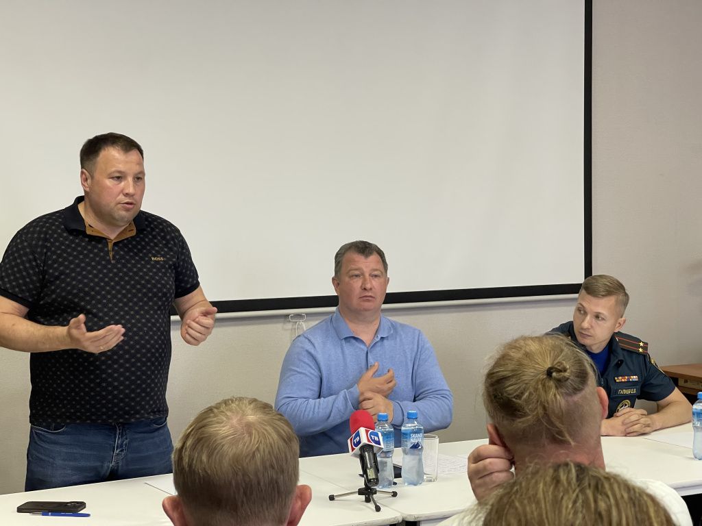 Александр Вервейн отметил, что выплаты пострадавшим последуют из местного и областного бюджетов. Фото: Анна Куприянова, "Глобус" Александр Вервейн отметил, что выплаты пострадавшим последуют из местного и областного бюджета. Фото: Анна Куприянова, "Глобус"