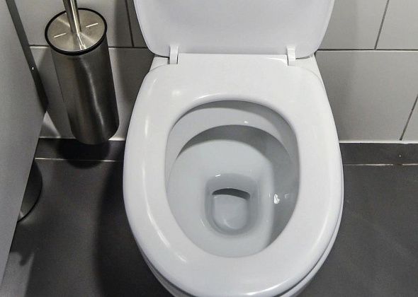 На двух серовских стадионах будут обустроены туалеты