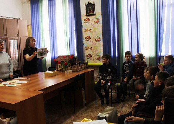 Сотрудники полиции совместно с ветеранами и членами Общественного совета накануне летних каникул проводят с юными серовчанами уроки безопасности 