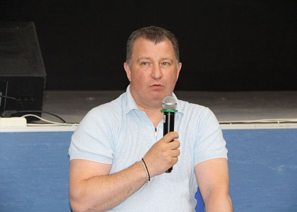 “Для меня самая главная ценность – вы, жители”. Глава встретился с серовчанами из дома по Зеленой