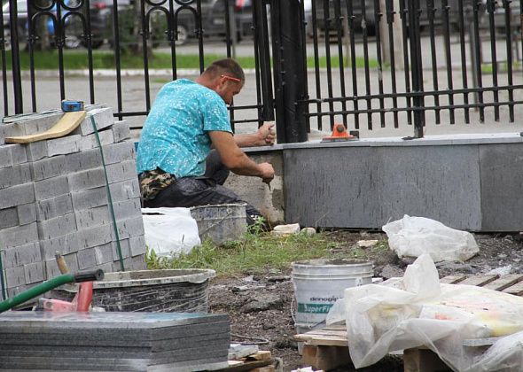 «Все должно получиться, у нас все по плану». В Серове продолжается реконструкция сквера ДКМ