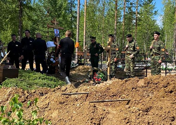 "Ушла эпоха". В Серове простились с последним ветераном Великой Отечественной Владимиром Романовым