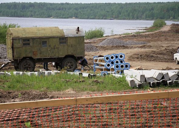 О сохнущей трассе, целесообразности поселкового клуба и кабеле в дороге. Как в Серове продвигаются стройки?