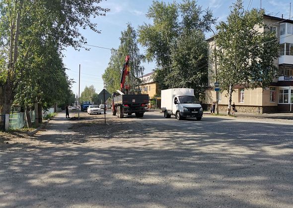 «Серовавтодор» начал работы по обустройству пешеходного перехода у детской школы искусств
