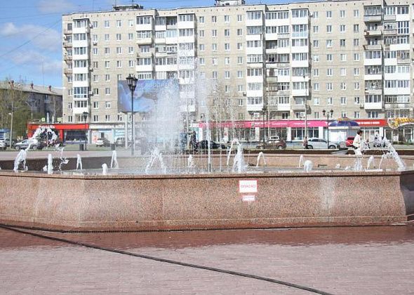 Фонтан – не место для купаний. Из-за нерадивых серовчан страдают элементы благоустройства площади