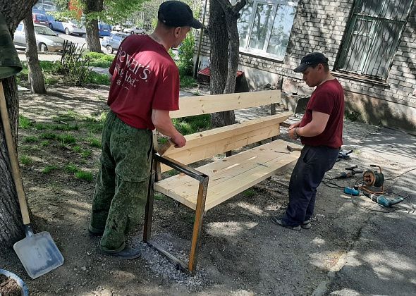 «Не переживайте, все сделаем». Один день из жизни мастера по благоустройству придомовой территории