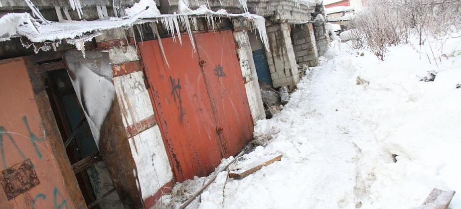 В Серове горел гаражный кооператив, в котором в 2020 году убили человека и пытались сжечь его тело