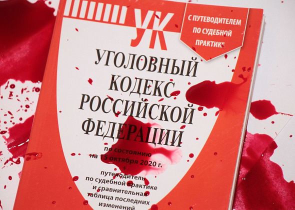 «Я убью тебя, если ты позвонишь в полицию!». В Серове осудили мужчину, который избил сожительницу табуретом