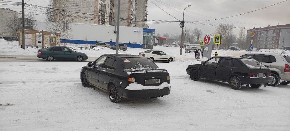 ГАИ Серова ищет водителя, который въехал в иномарку и скрылся с места ДТП