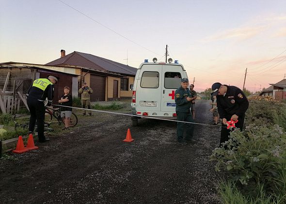 Под Серовом женщина на ВАЗе наехала на детей, сидящих на шпале