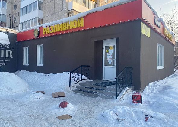 Полиция Серова намерена ограничить время работы магазина, в котором из-за “холодной шаурмы” случилась драка с поножовщиной 