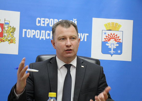 Глава Серова Василий Сизиков прокомментировал публикации "Глобуса" о ситуации в общежитиях по Ключевой и Белореченской