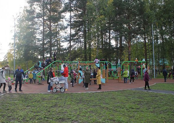 В поселке Энергетиков открыли обновленный сквер