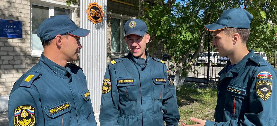 Серовские пожарные вынесли на руках грибника, который повредил в лесу ногу