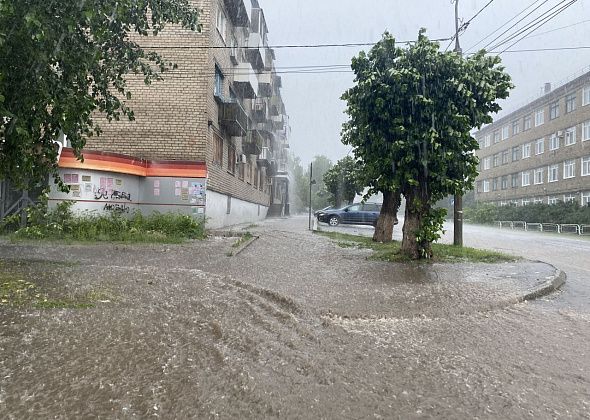 Дело не в ливневке? Глава объяснил, почему улицы Серова утопают во время проливных дождей