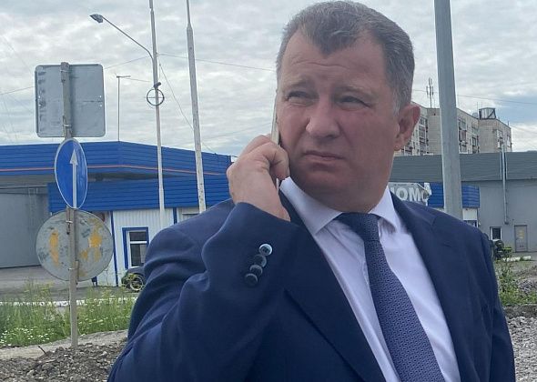 Квартира за 30 миллионов и поддержка от металлургов? Новая информация о ситуации с главой Серова