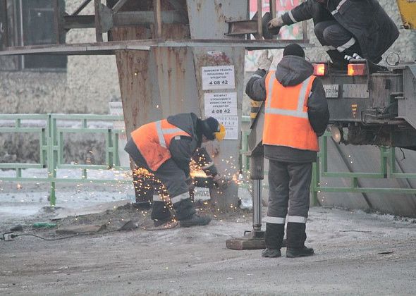 Власти Серова демонтируют 7 рекламных конструкций. В основном, на улице Каквинской