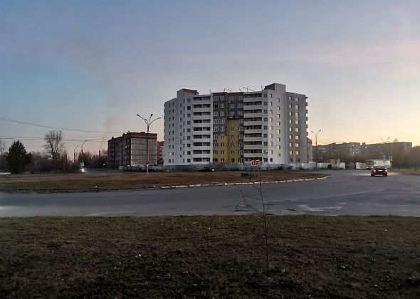 Ключи от квартир в девятиэтажке на "кольце" серовчанам выдадут не раньше осени
