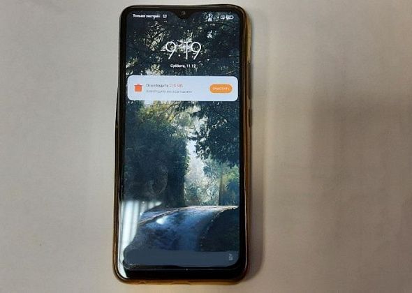 Жительницу Верхотурья будут судить за кражу телефона, который серовчанин забыл в электричке