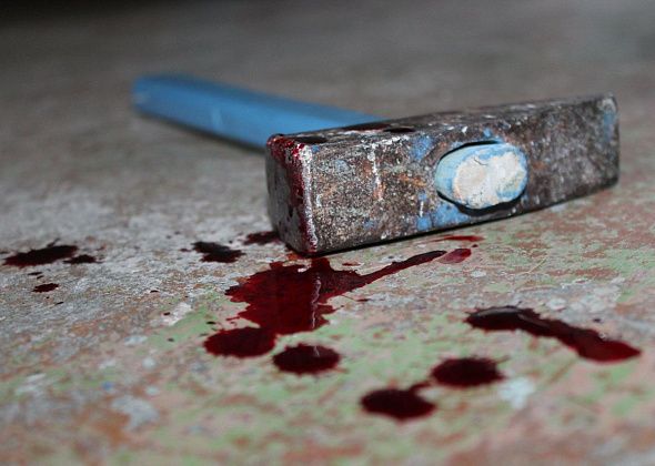 В Ларьковке мужчина ударил жену по голове молотком. Женщина скончалась