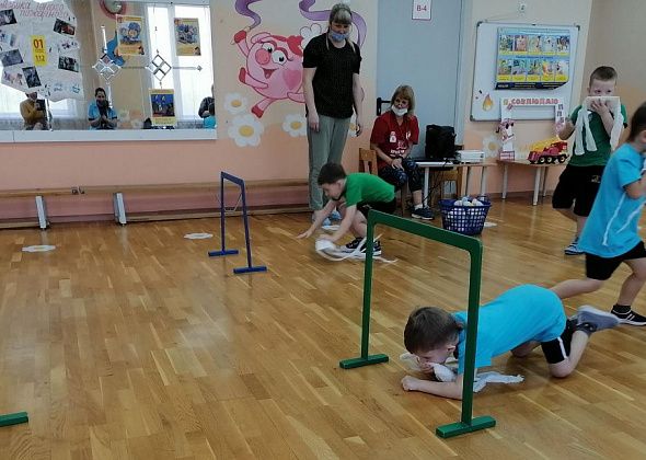 Для юных серовчан из детского сада «Лучик» прошла спортивно-познавательная игра «На пожар!» 