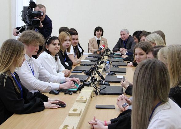 "В этой жизни возможно все". Молодые серовчане поиграли в градоначальников