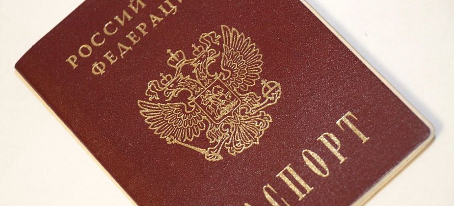 Серовчанину, потерявшему барсетку с документами, вернули часть имущества. Нашли у мусорки