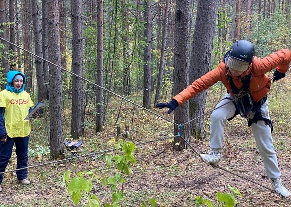 Спуск дюльфером, подъем "удава" в гору и пазл из шлакоблоков. Серовская молодежь прошла "Территорию дискомфорта"