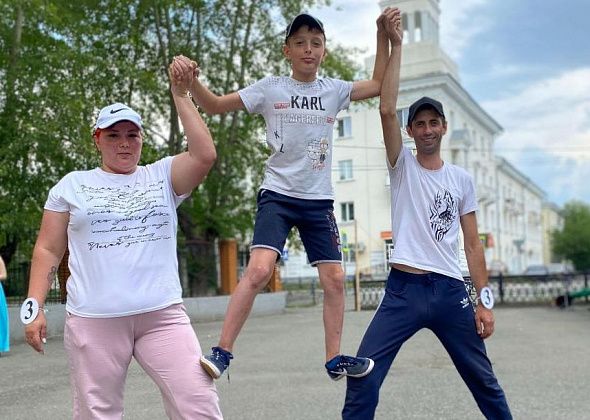 "Главное - быть почаще вместе". В Серове устроили семейные соревнования