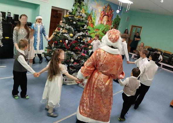 Волонтеры первой школы организовали праздник для воспитанников серовского реабилитационного центра «Надежда»