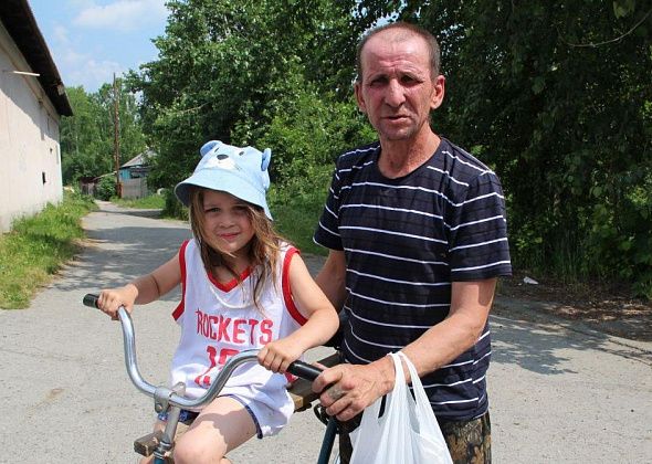 “Идти некуда, нам негде ночевать”. Многодетной семье, потерявшей жилье в пожаре, нужна помощь