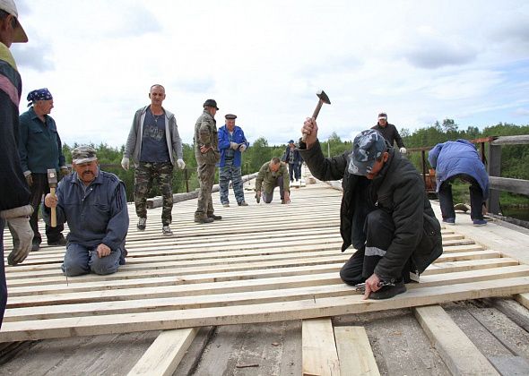 Власти до сих пор не выполнили обещания, данные серовчанам, отремонтировавшим мост через Какву?