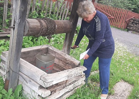 "К нему подходить страшно". Жители Новой Колы боятся остаться без колодца с питьевой водой