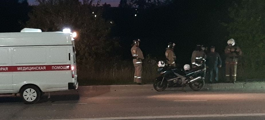 На центральной улице Серова произошло ДТП с мотоциклистом