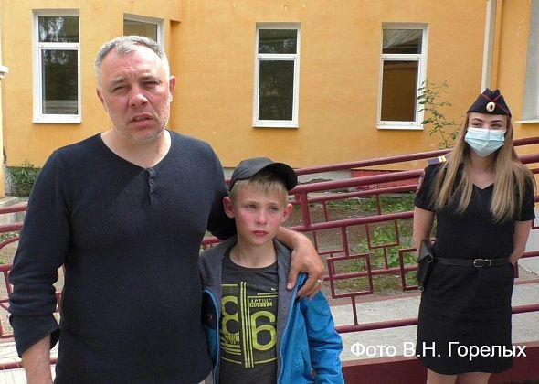 "Будет второй день рождения!". Отец мальчика, которого нашли в тайге под Североуральском, поблагодарил участников поисков