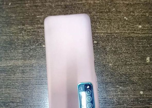Полиция Серова ищет владельца сотового телефона HONOR 10X Lite в корпусе изумрудно-зеленого цвета