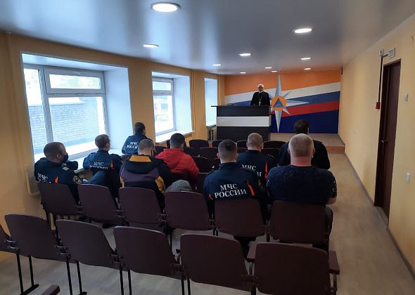Для серовских спасателей провели духовно-нравственную беседу