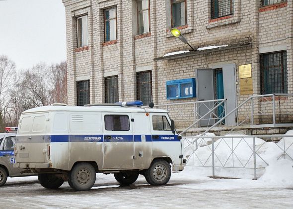 Полиция провела проверку по брошенной в сарае собаке в поселке Новая Сосьва