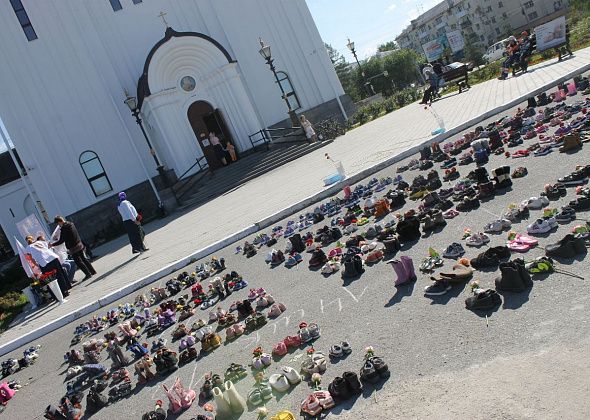 В Серове провели "линейку" неродившихся детей. Прошла акция против абортов