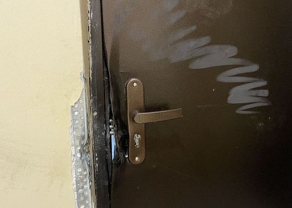 Жители дома, где произошло убийство с поджогом трупа, рассказали о соседях: "Их надо всех переселять"