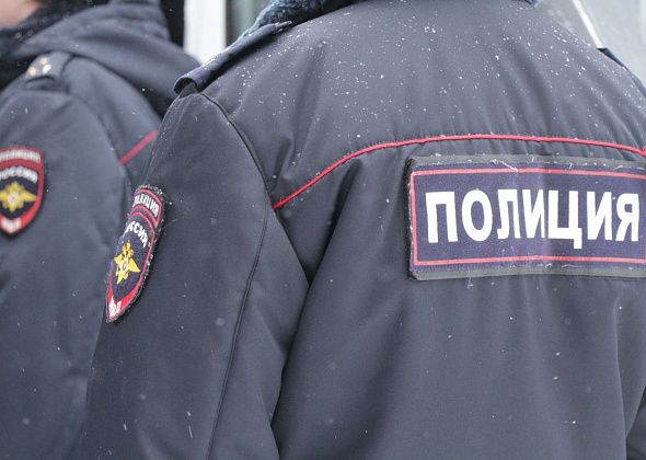 Серовчанка доверила давнему знакомому телефон и банковскую карту. А тот украл деньги