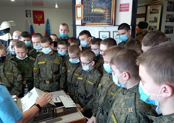 Серовские кадеты пришли в гости к огнеборцам
