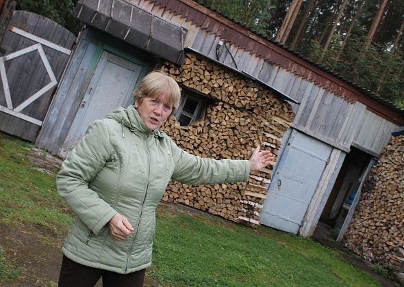 "Уходите отсюда, вы не наши". Председатель серовского сада оставил пенсионерку без света