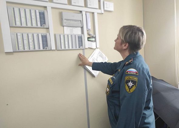 В преддверии возможного паводка серовские спасатели посещают пункты временного размещения