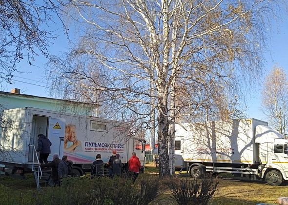 Жителей поселка Энергетиков приглашают пройти маммографию и флюорографию в мобильных комплексах Серовской горбольницы