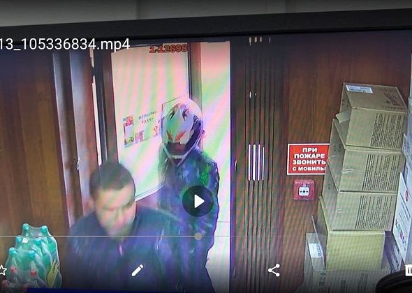 Госавтоинспекция Серова разыскивает водителя, повредившего забор и скрывшегося с места ДТП